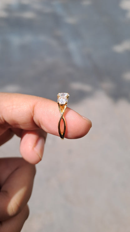 Vijaya Ring (1.25 CT on 14kt Gold)