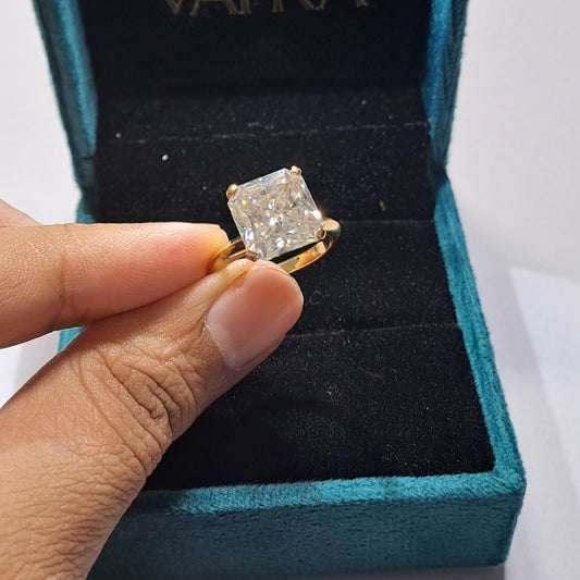 Anvi Ring (6.8 CT in 14KT Gold)