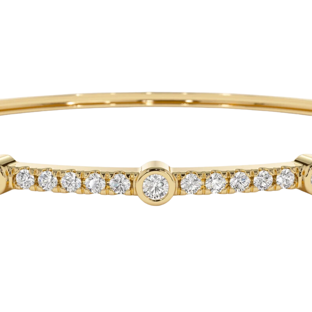 Bezel Banhi Bangle (0.76 CT)