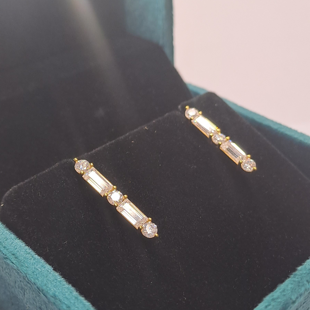 Bar Earring (2.07 CT)